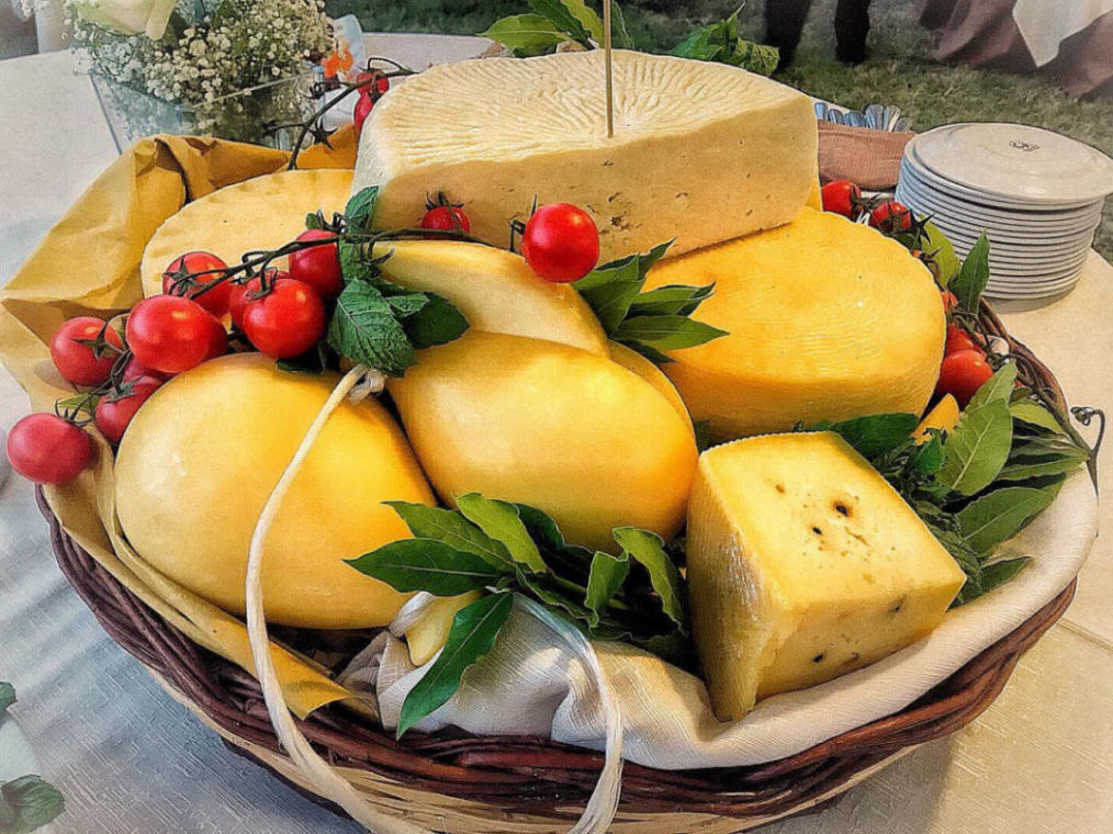 La nostra cucina- Le nostre piscine - Badiula Agriturismi